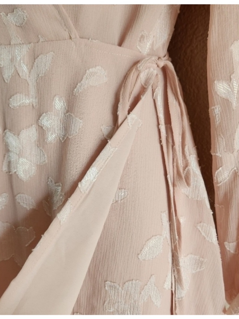 Astr Women's Blush Floral Wrap Mini Dress Size M - Picture 8 of 12